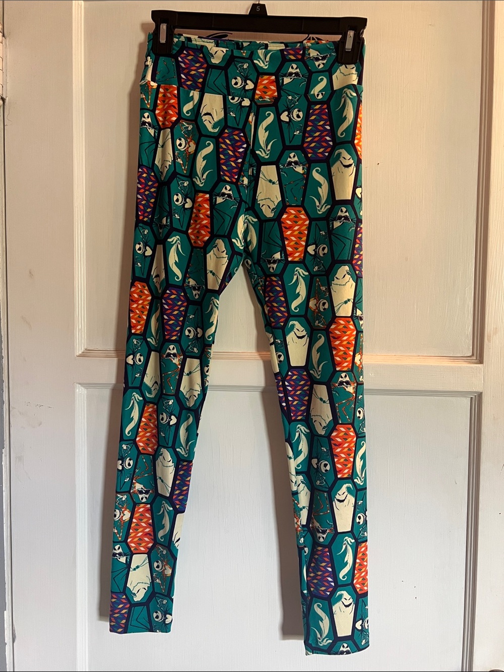 Women’s Nightmare Before Christmas leggings.